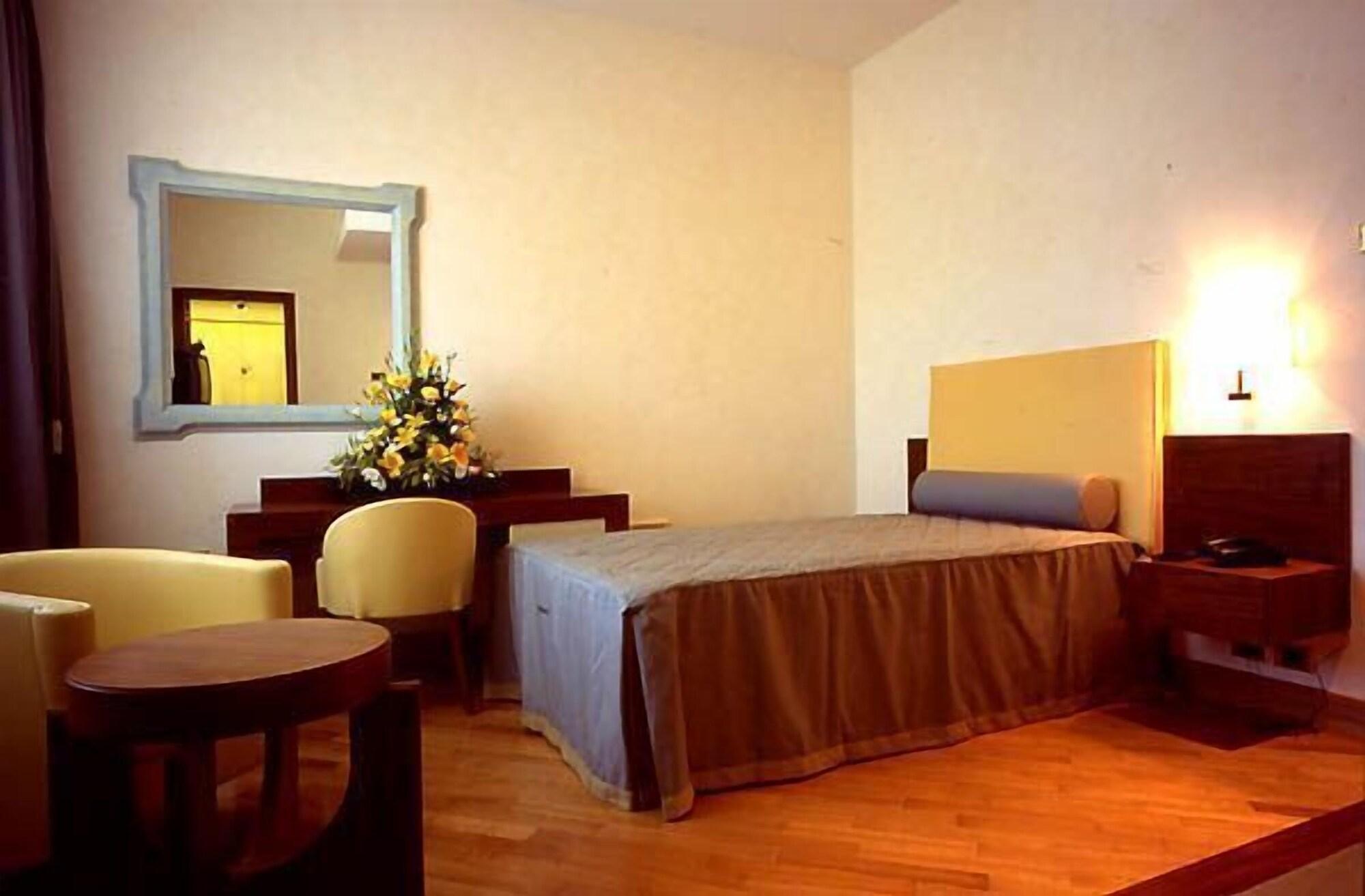 Solofra Palace Hotel & Resort Room photo